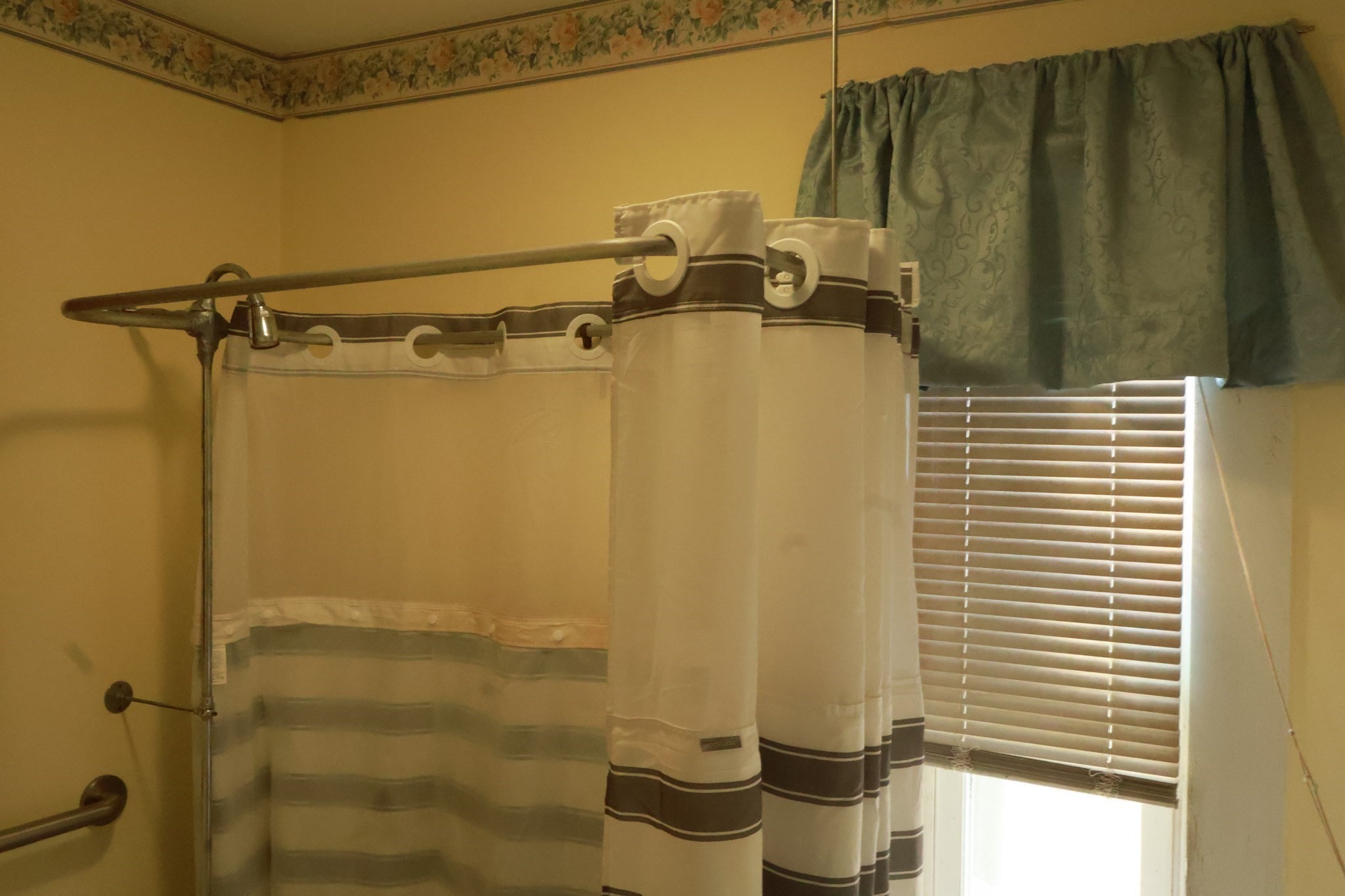 18 Peck Ave Property Photo 9
