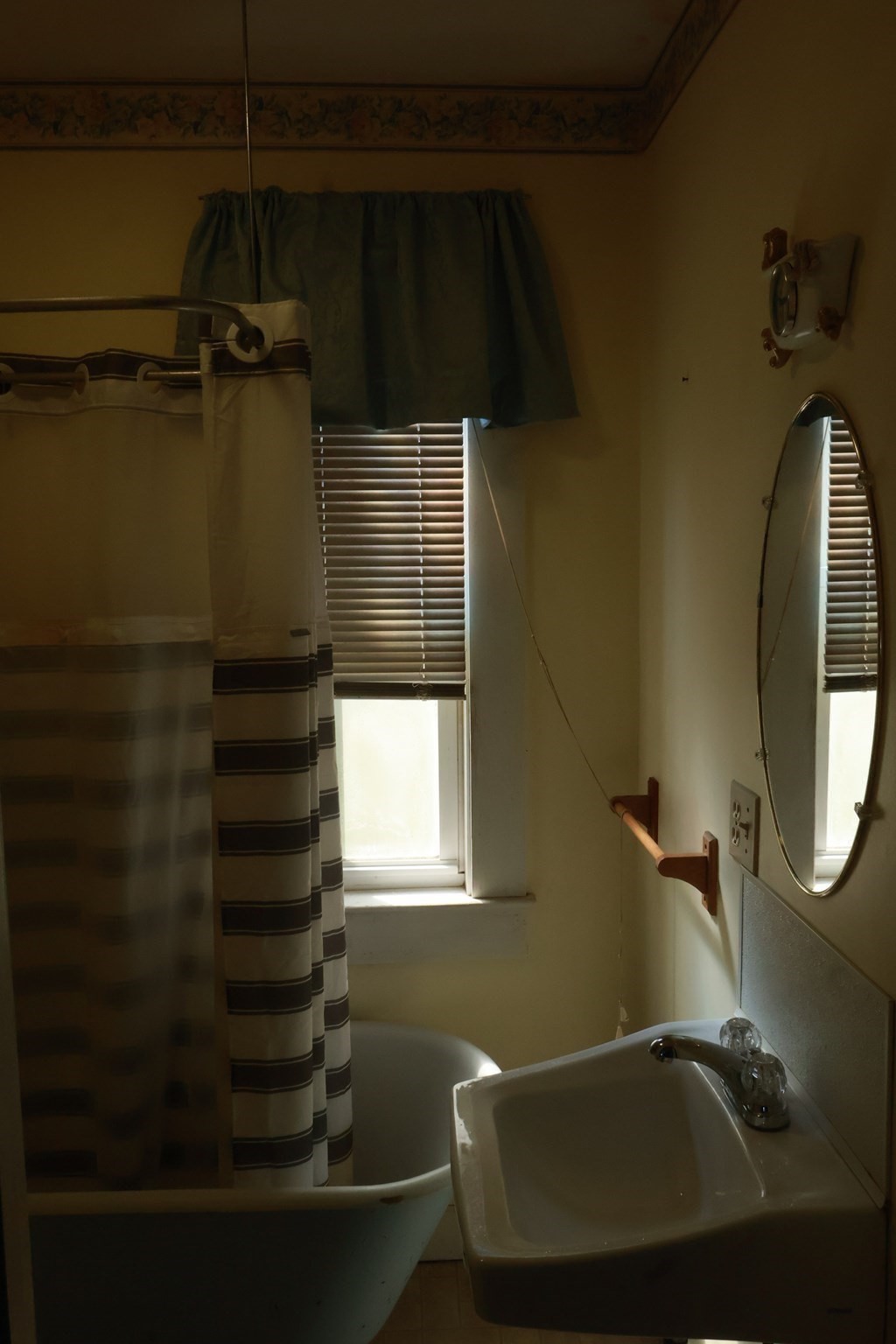 18 Peck Ave Property Photo 12