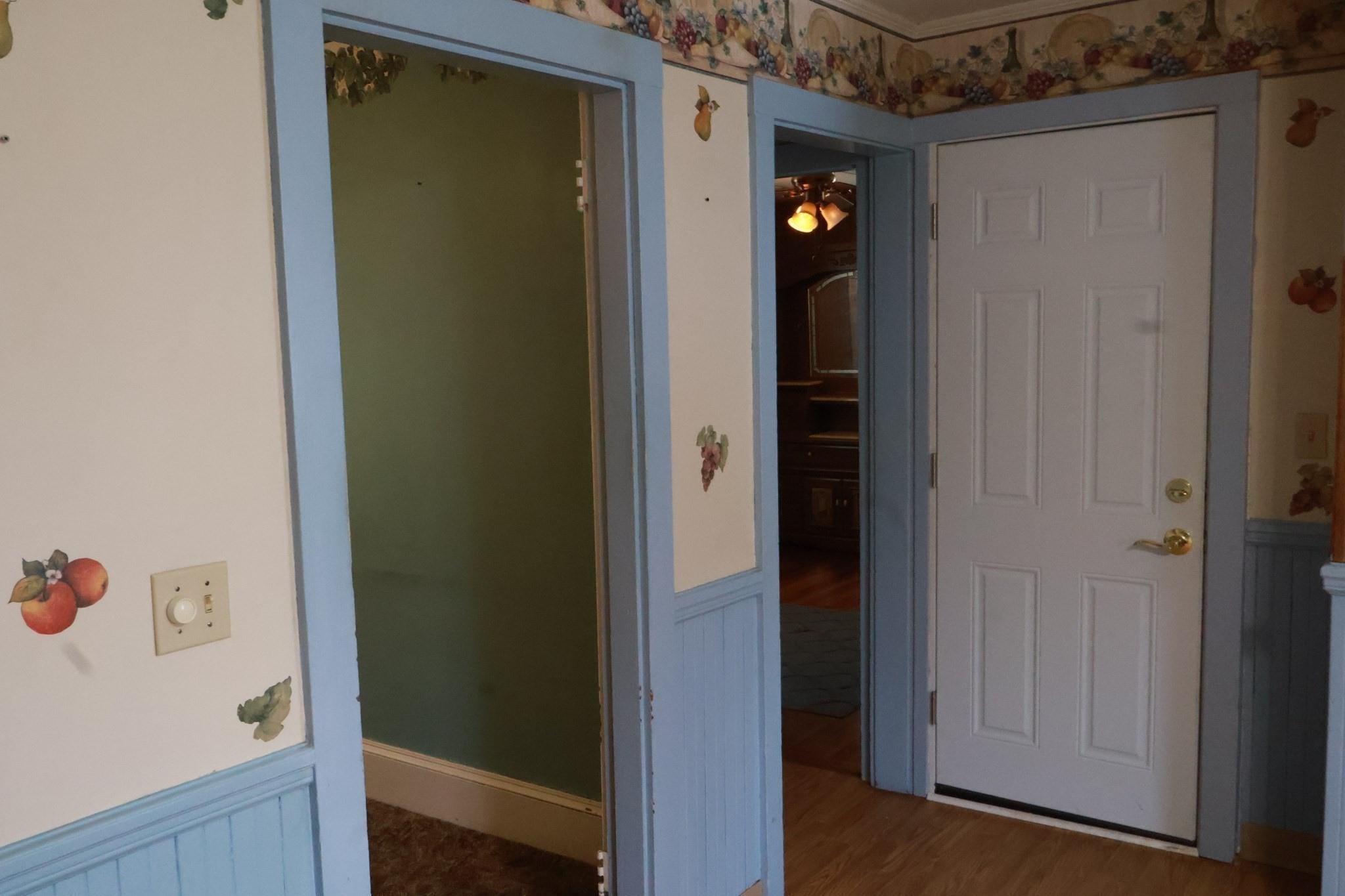 18 Peck Ave Property Photo 14