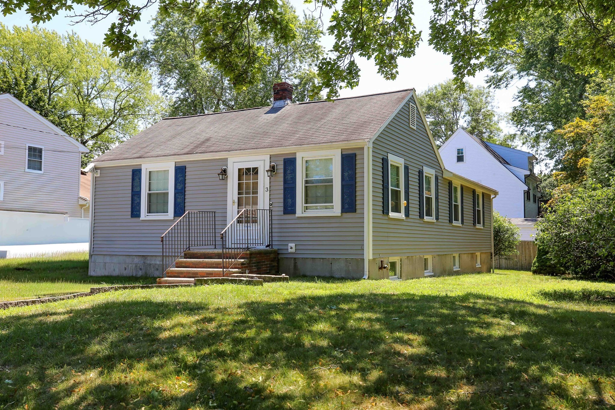 3 Fairview Ave Property Photo 2