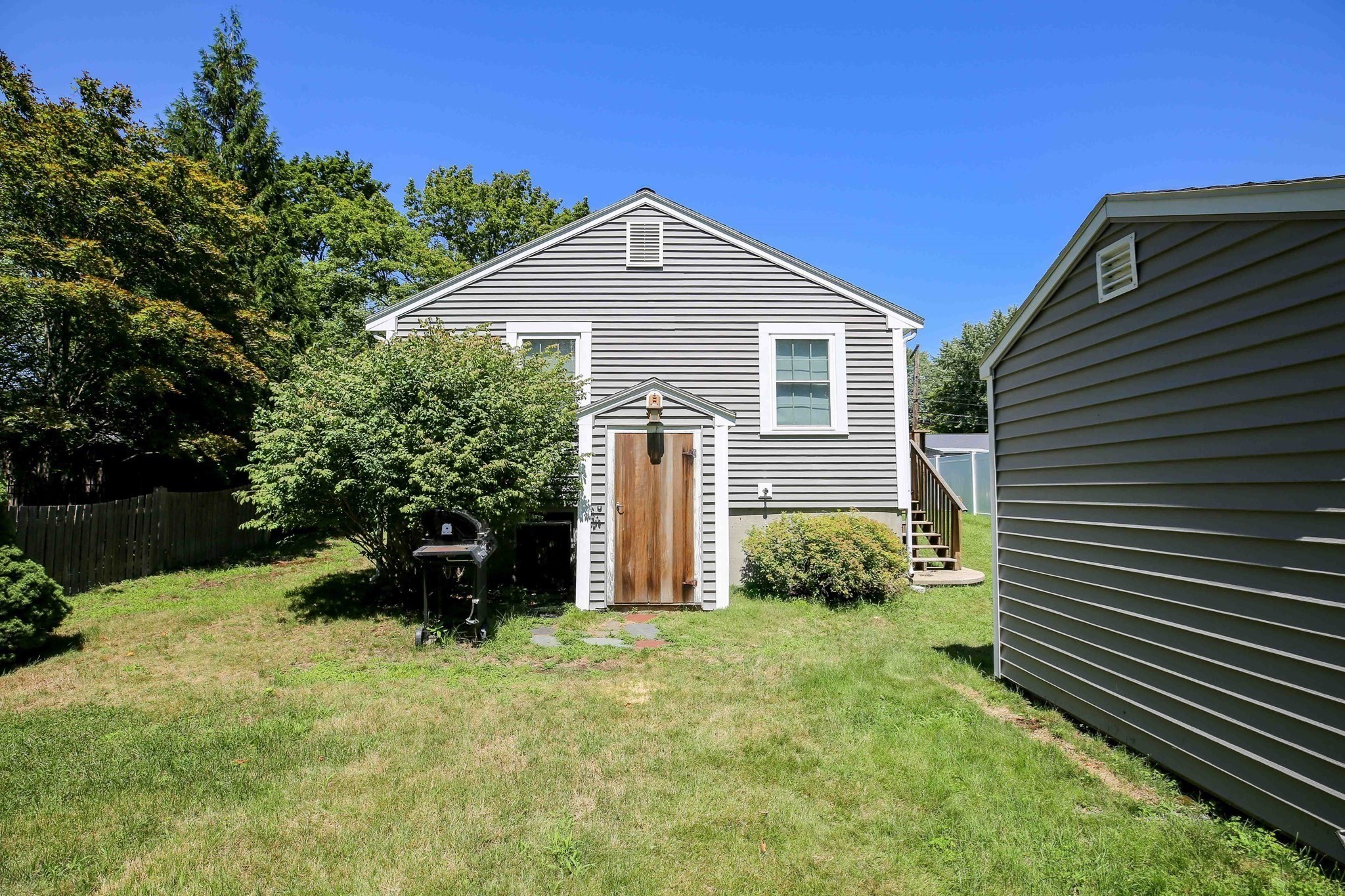 3 Fairview Ave Property Photo 4