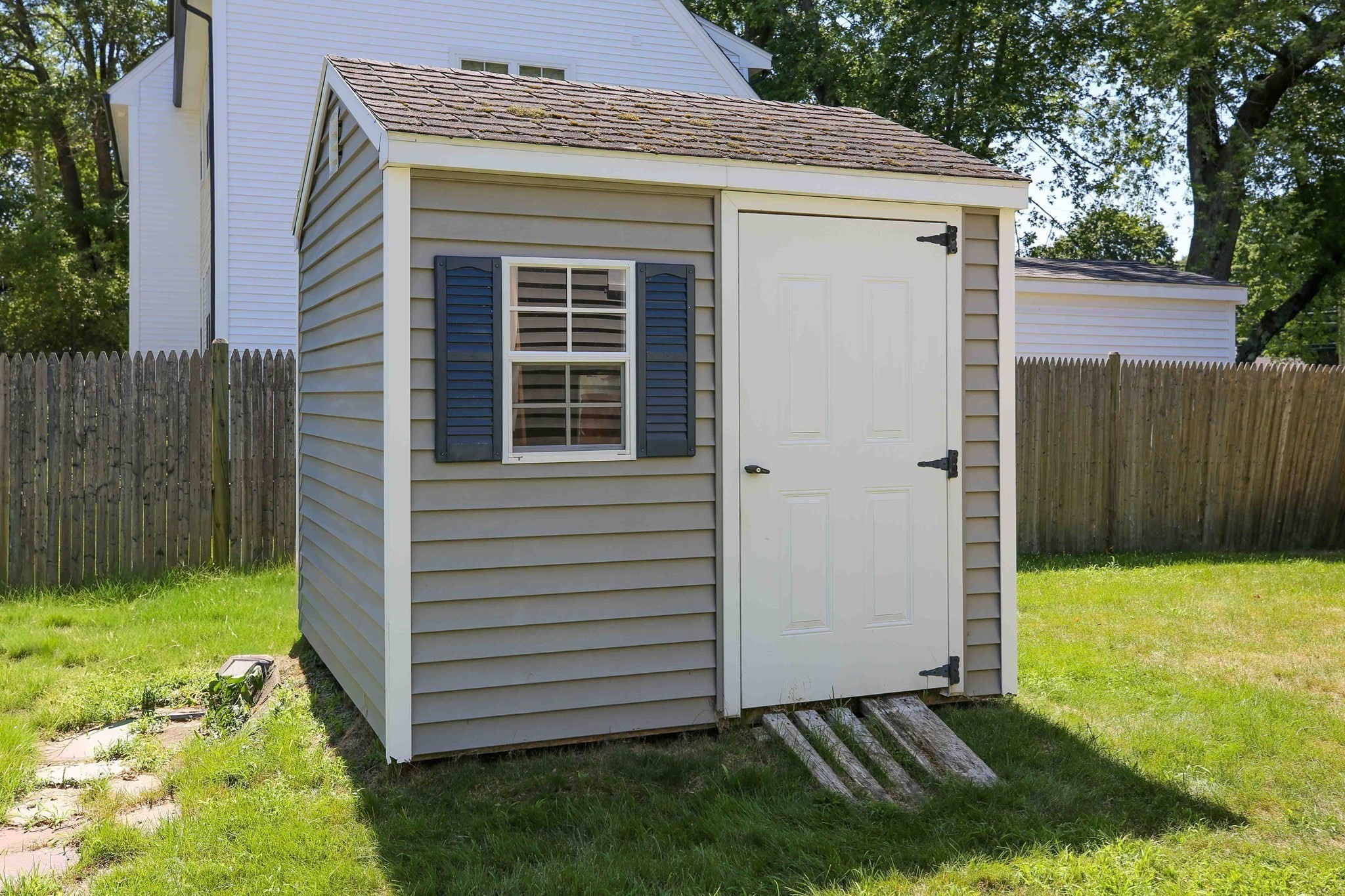 3 Fairview Ave Property Photo 5