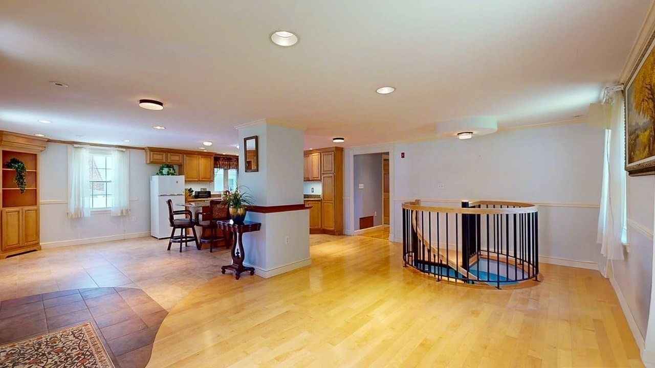 3 Fairview Ave Property Photo 17
