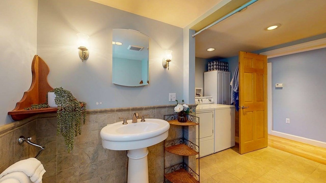 3 Fairview Ave Property Photo 22