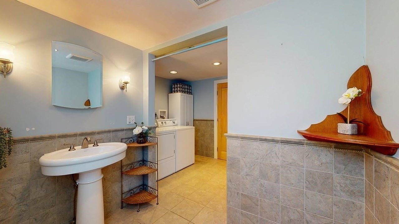 3 Fairview Ave Property Photo 23