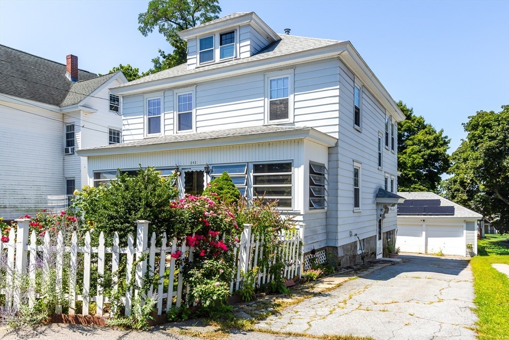 242 Beacon St Property Photo 2