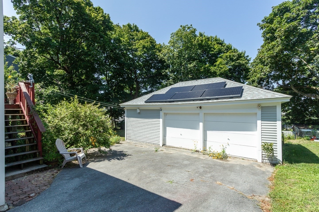 242 Beacon St Property Photo 3