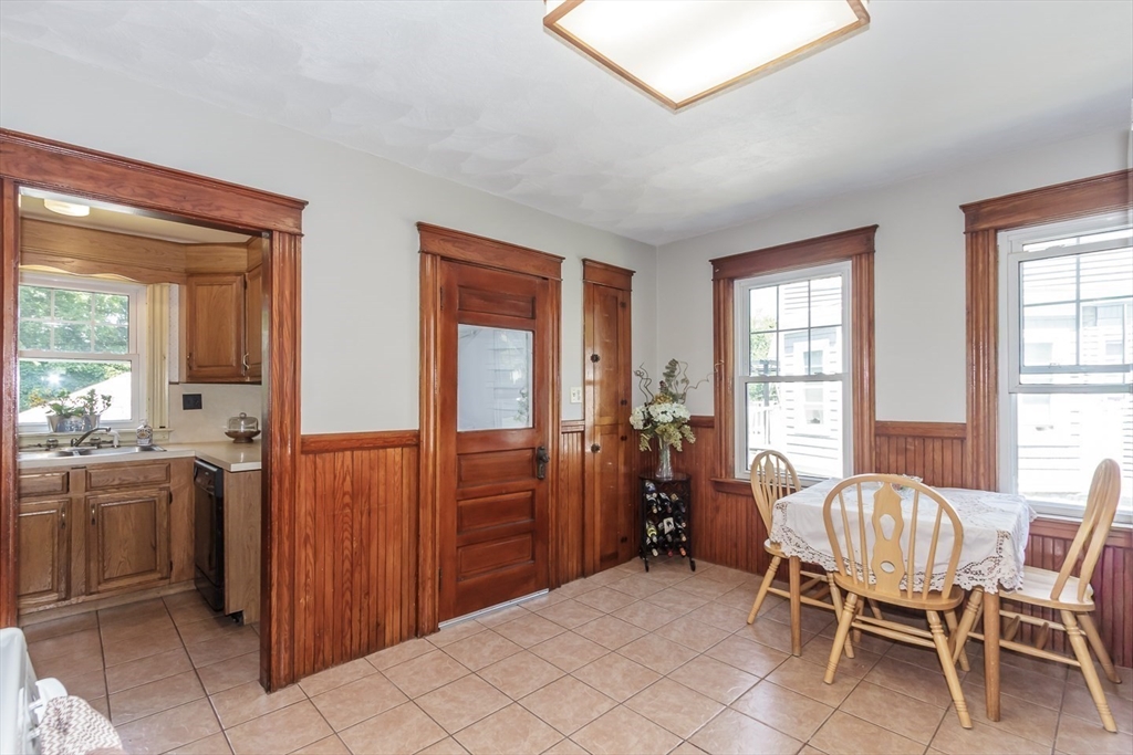 242 Beacon St Property Photo 6