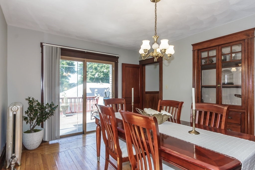 242 Beacon St Property Photo 10