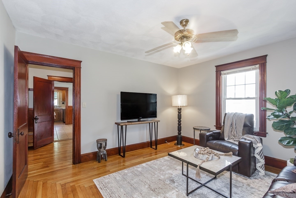 242 Beacon St Property Photo 16