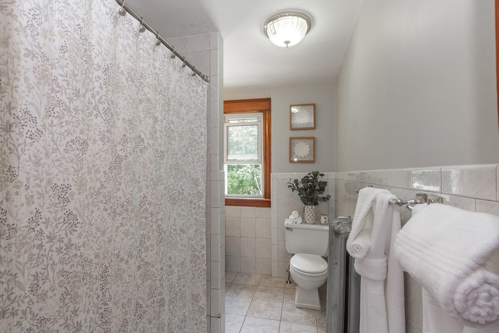 242 Beacon St Property Photo 27