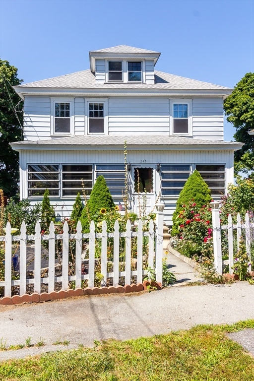 242 Beacon St Property Photo 38