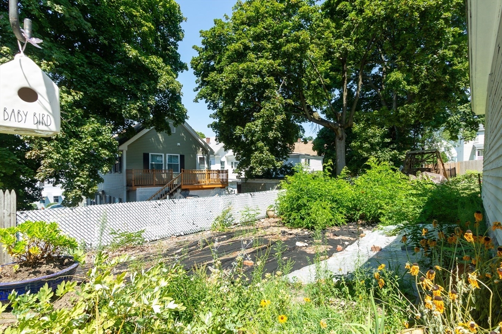 242 Beacon St Property Photo 41