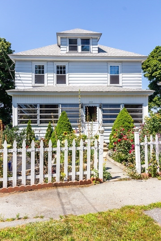 242 Beacon St Property Photo 42