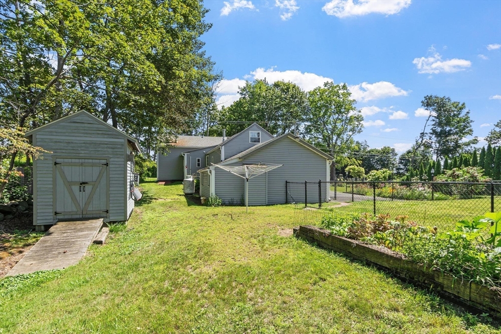 397 Pleasant St Property Photo 30