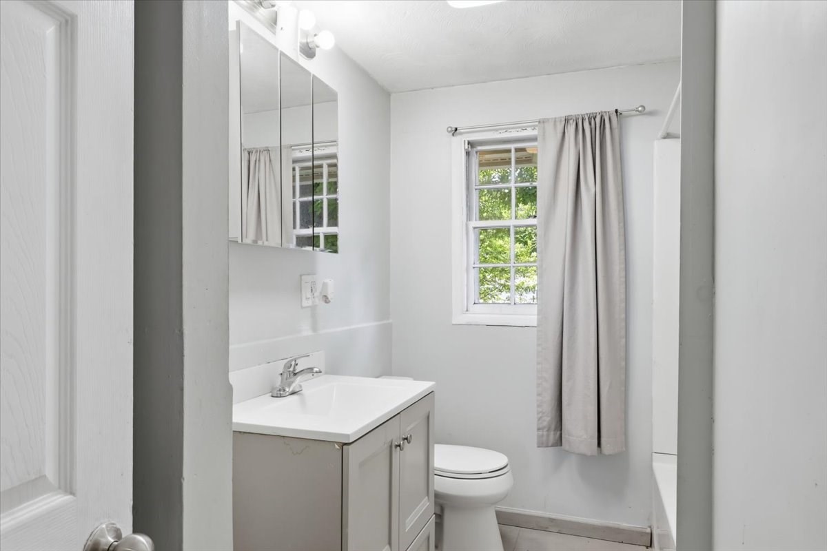 529 Howard St Property Photo 15