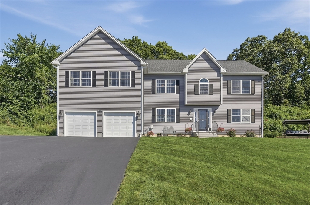 176 Southold Road Property Photo 1