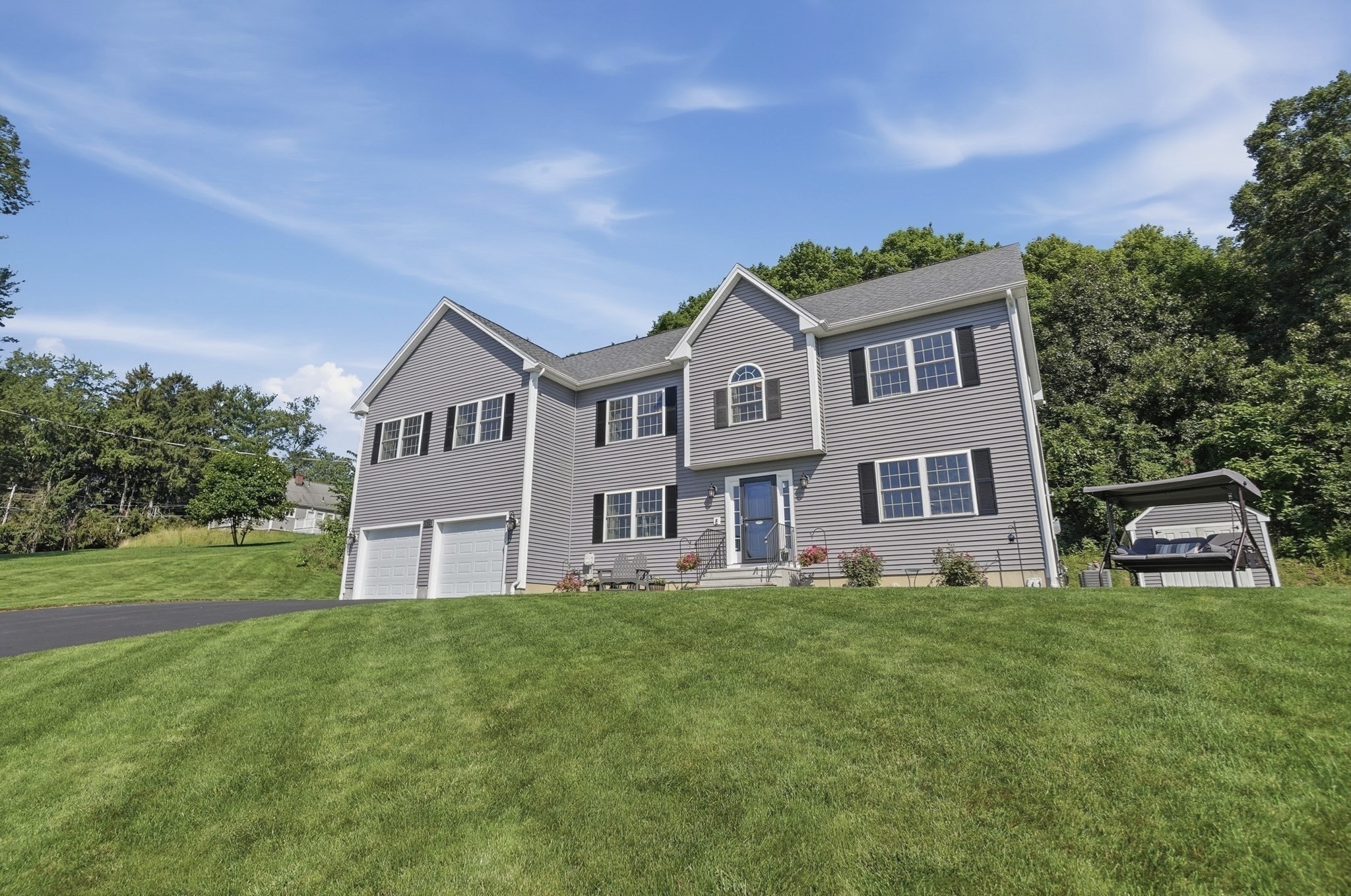 176 Southold Road Property Photo 2