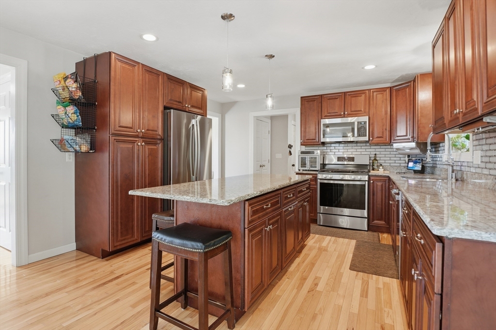 176 Southold Road Property Photo 4