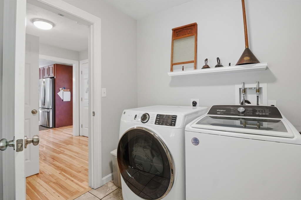 176 Southold Road Property Photo 12