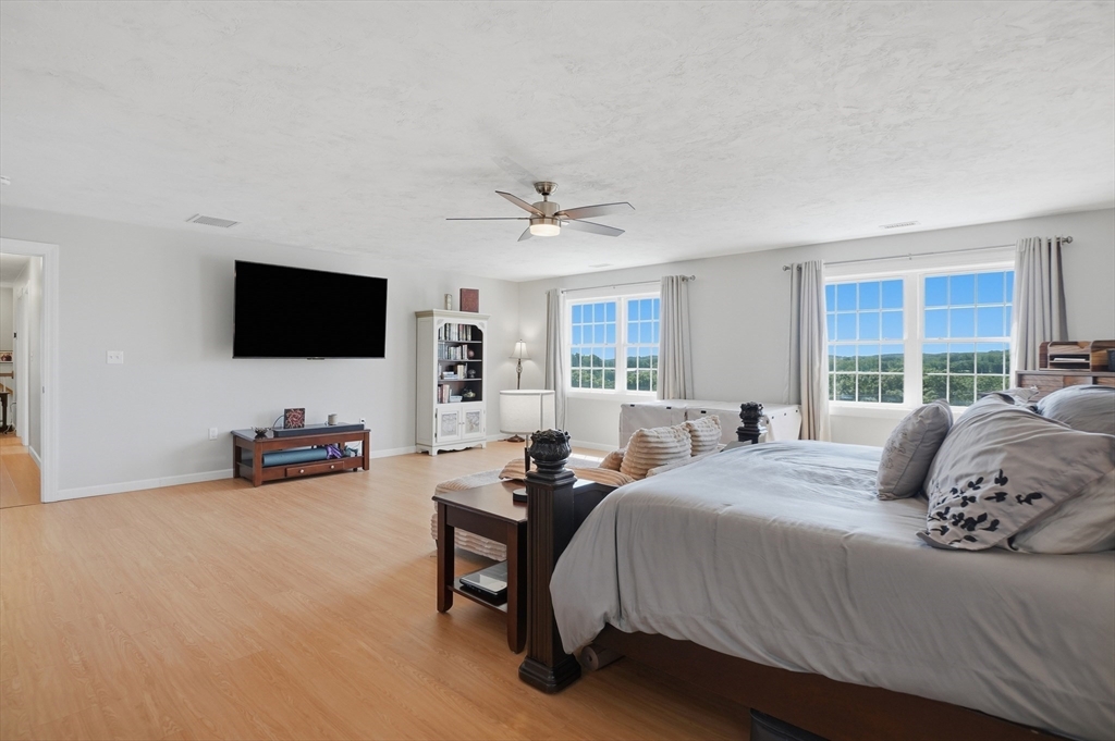 176 Southold Road Property Photo 15