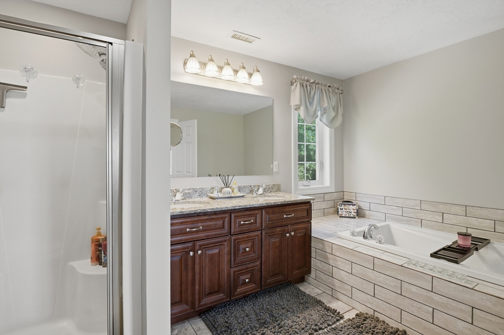 176 Southold Road Property Photo 16