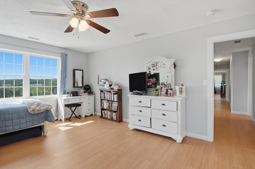 176 Southold Road Property Photo 21