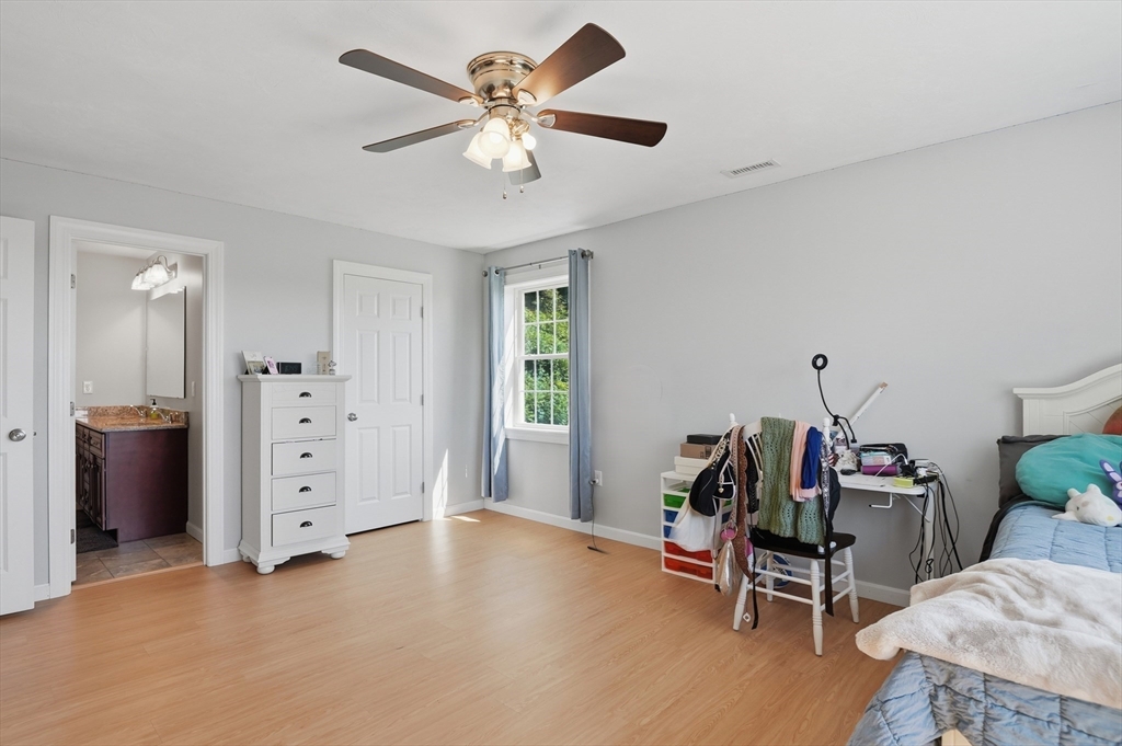 176 Southold Road Property Photo 22