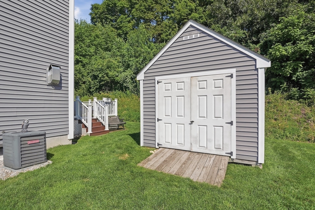 176 Southold Road Property Photo 33