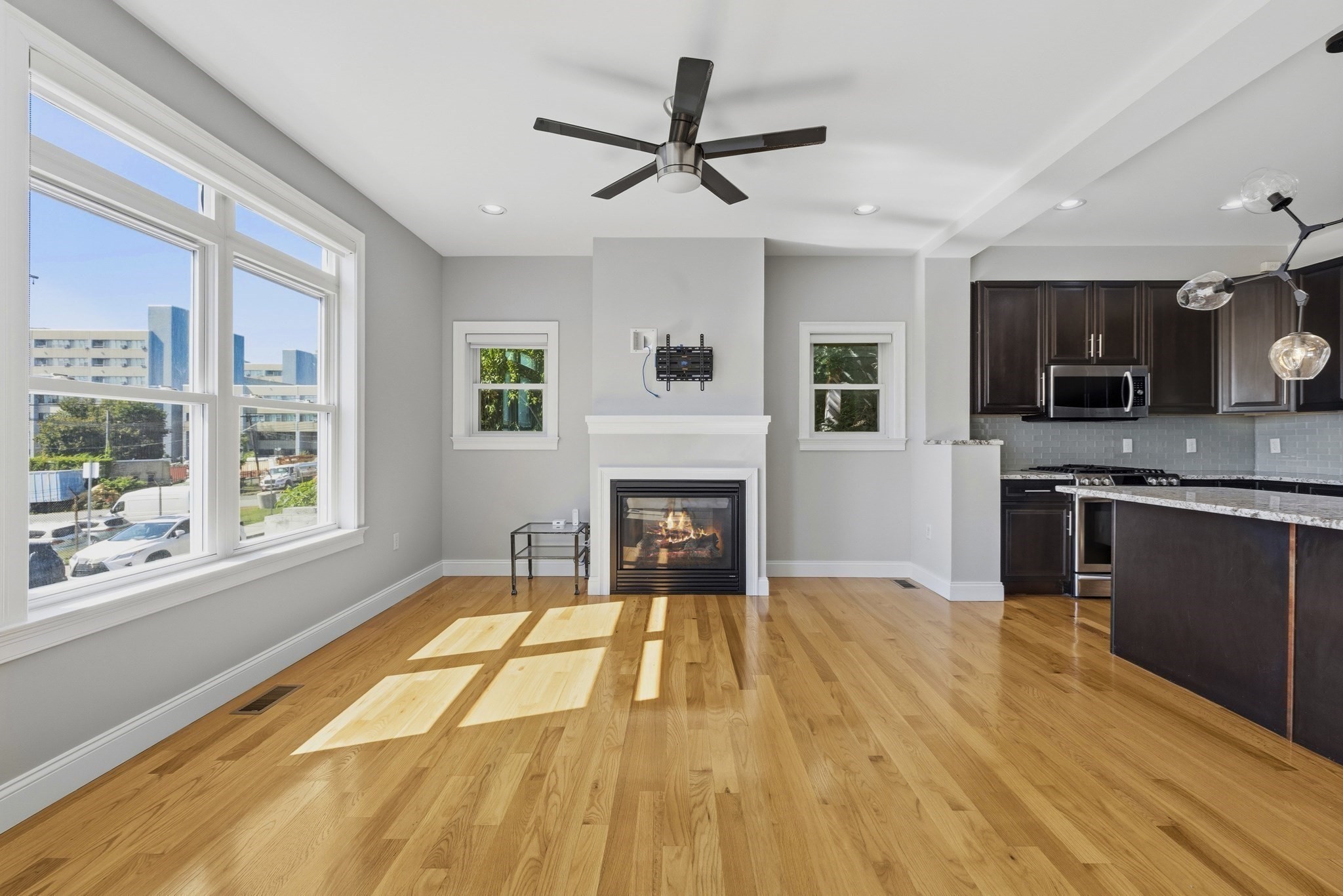 375 Border Street # 375 Property Photo 7