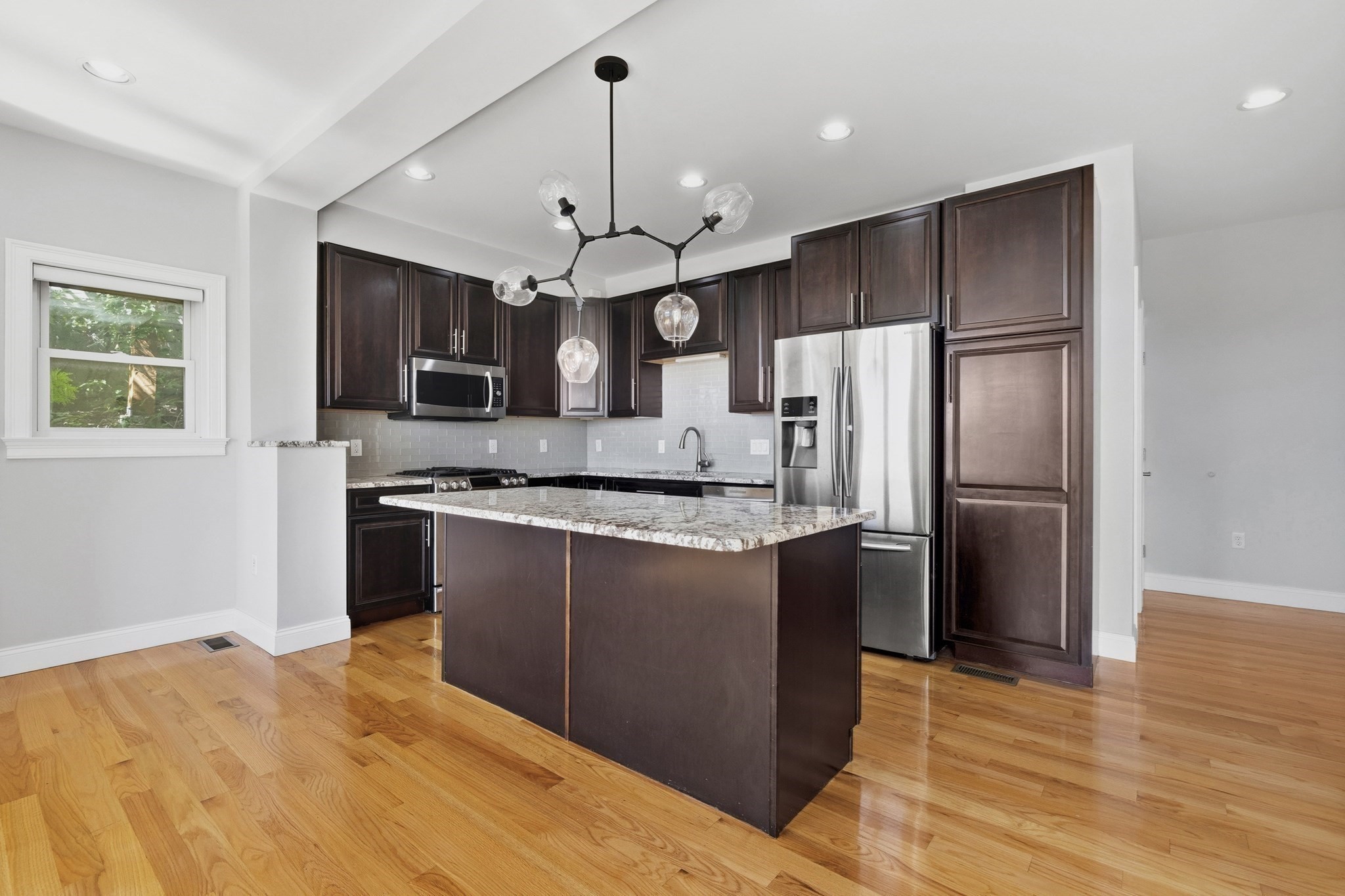 375 Border Street # 375 Property Photo 10