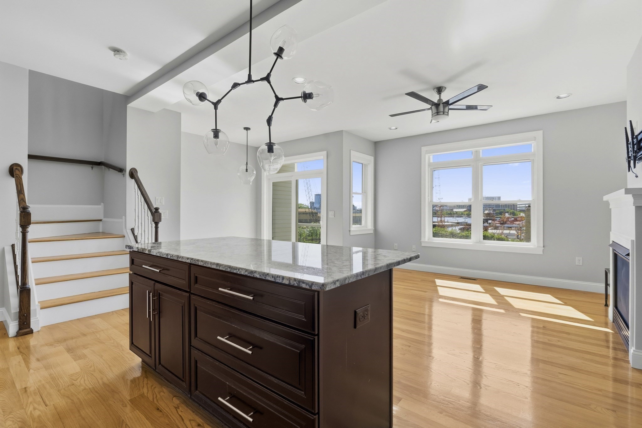 375 Border Street # 375 Property Photo 11