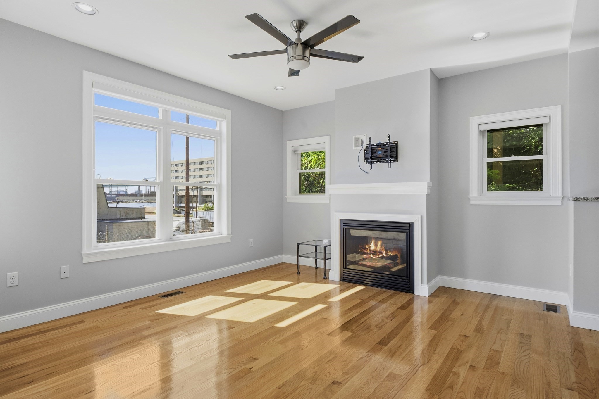 375 Border Street # 375 Property Photo 12