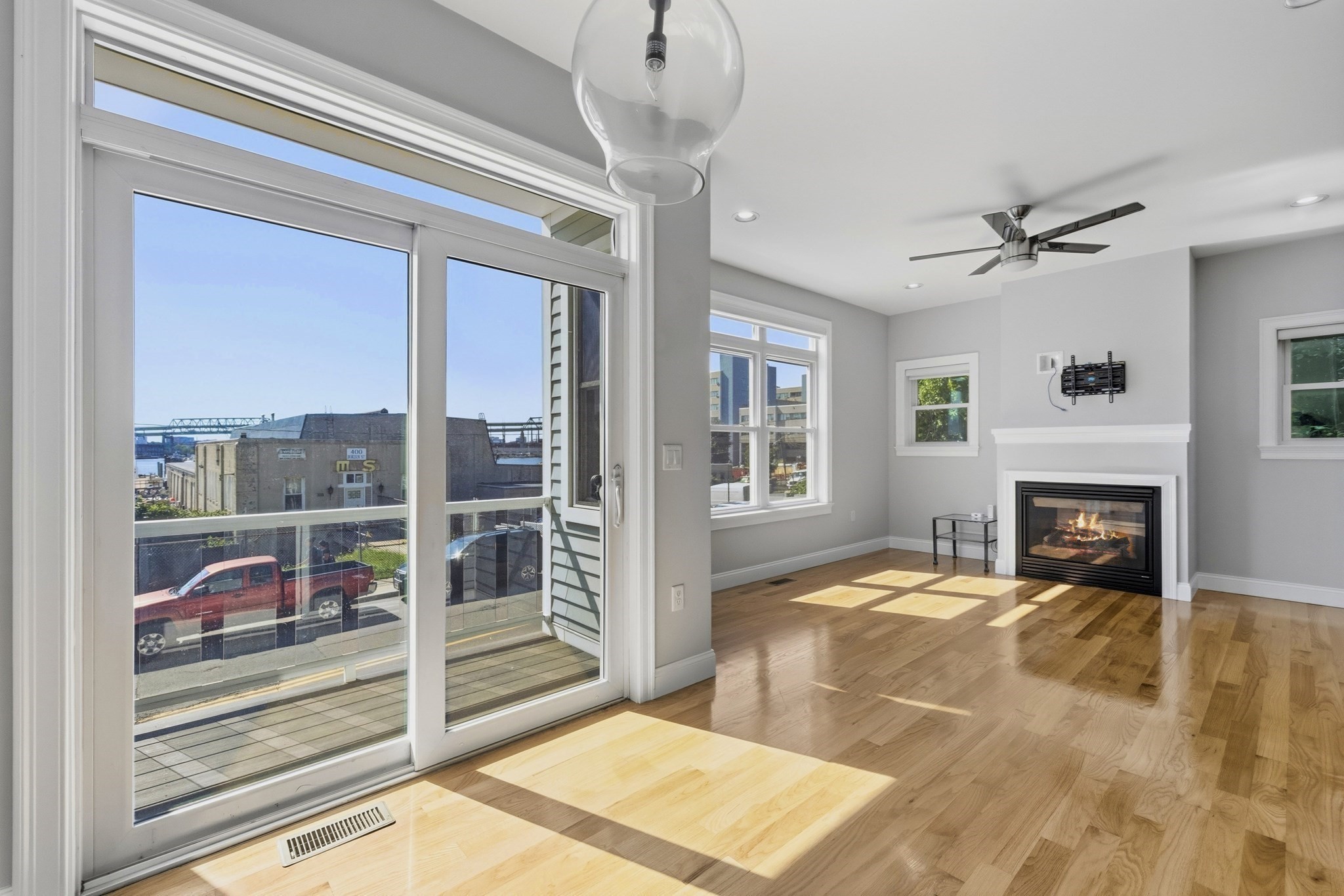 375 Border Street # 375 Property Photo 13