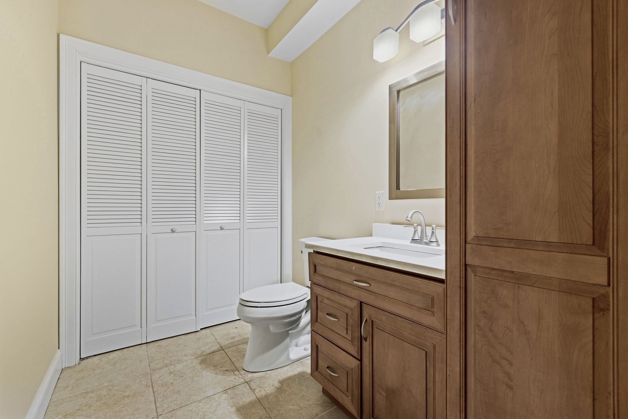 375 Border Street # 375 Property Photo 18