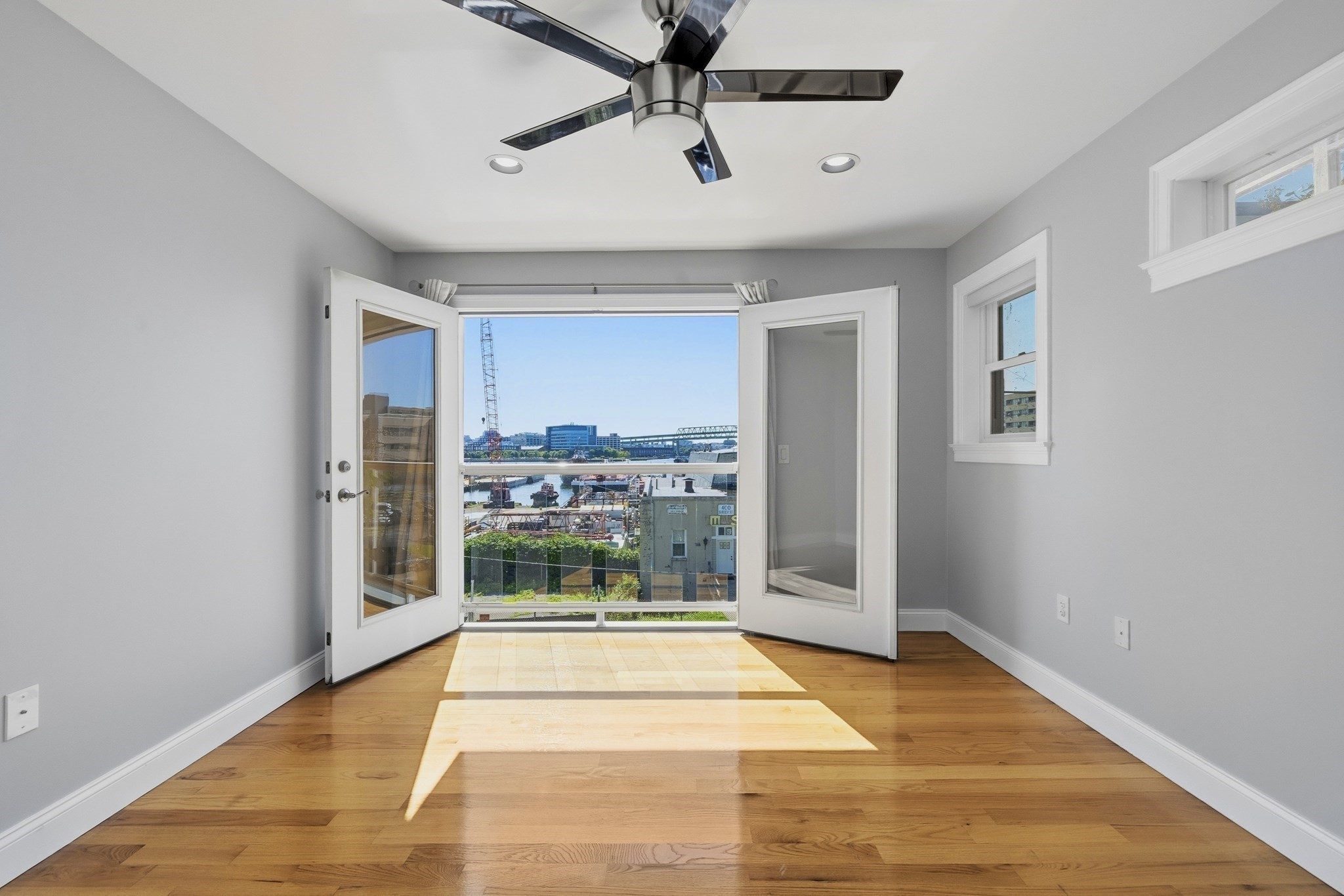 375 Border Street # 375 Property Photo 21