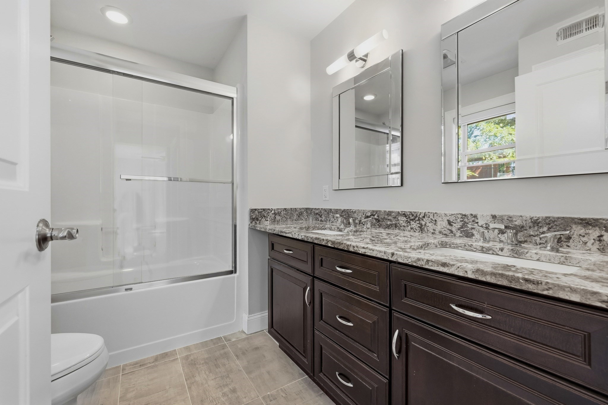 375 Border Street # 375 Property Photo 26