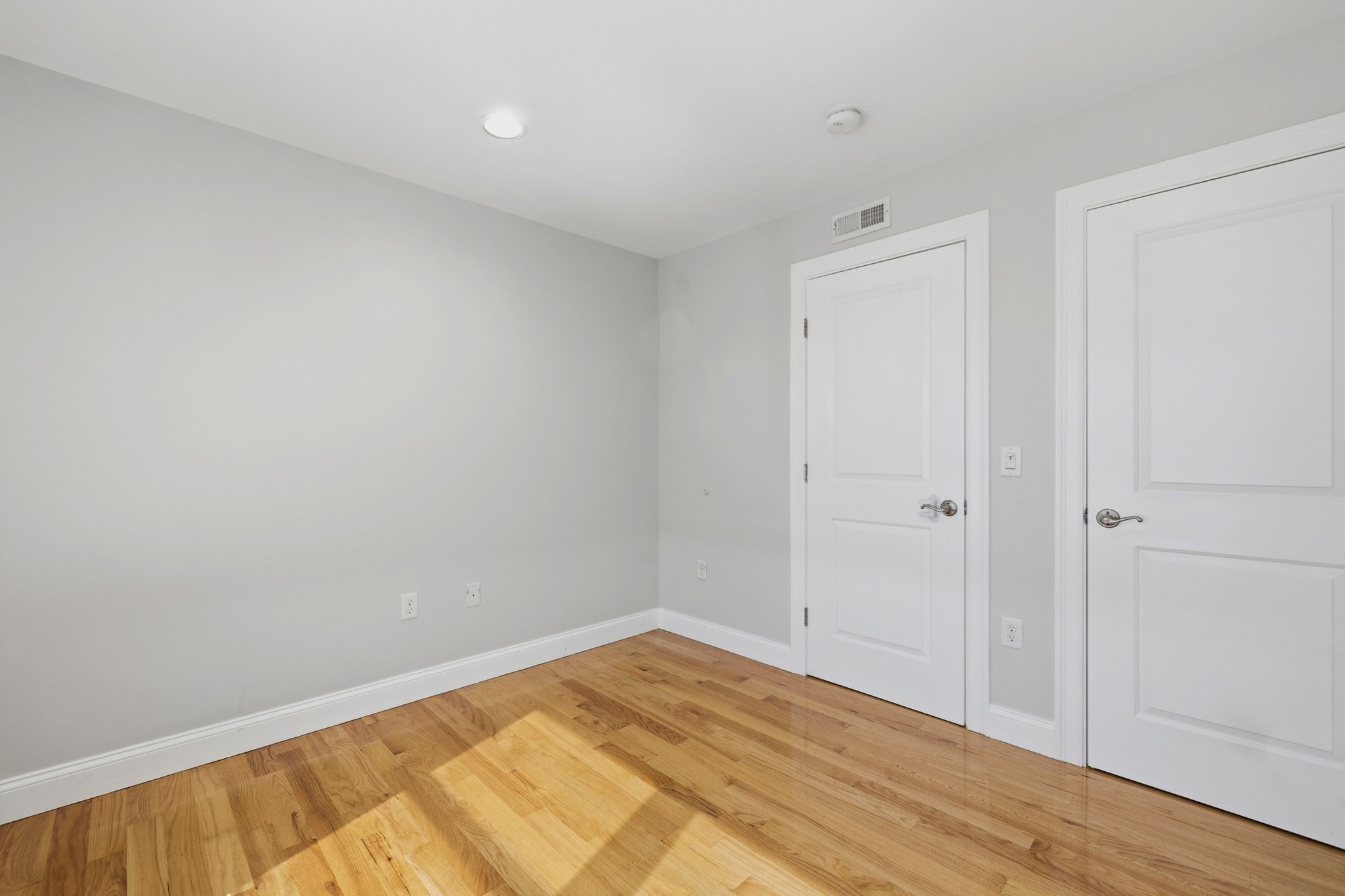 375 Border Street # 375 Property Photo 28