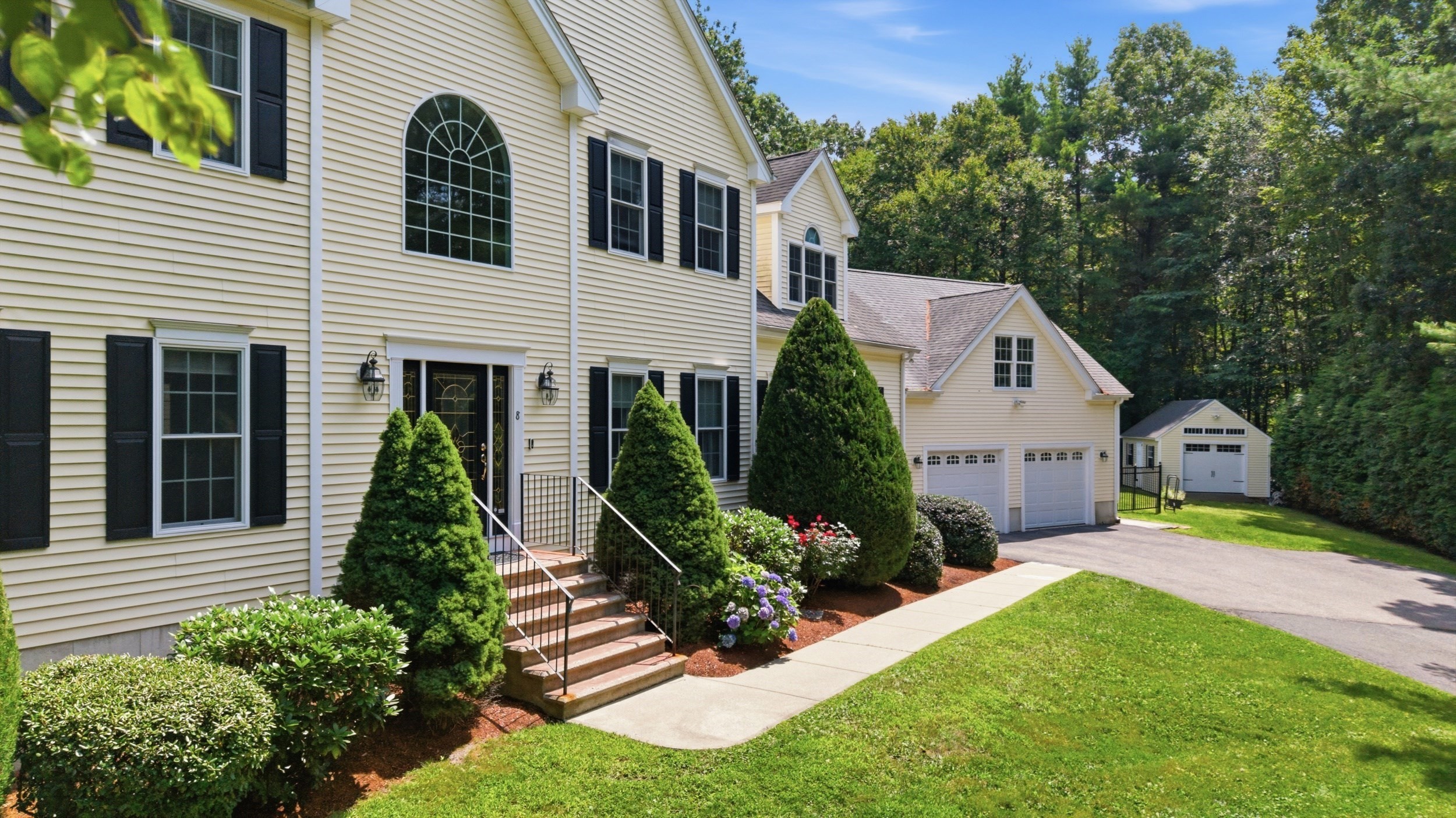 8 Karen Ln Property Photo 2