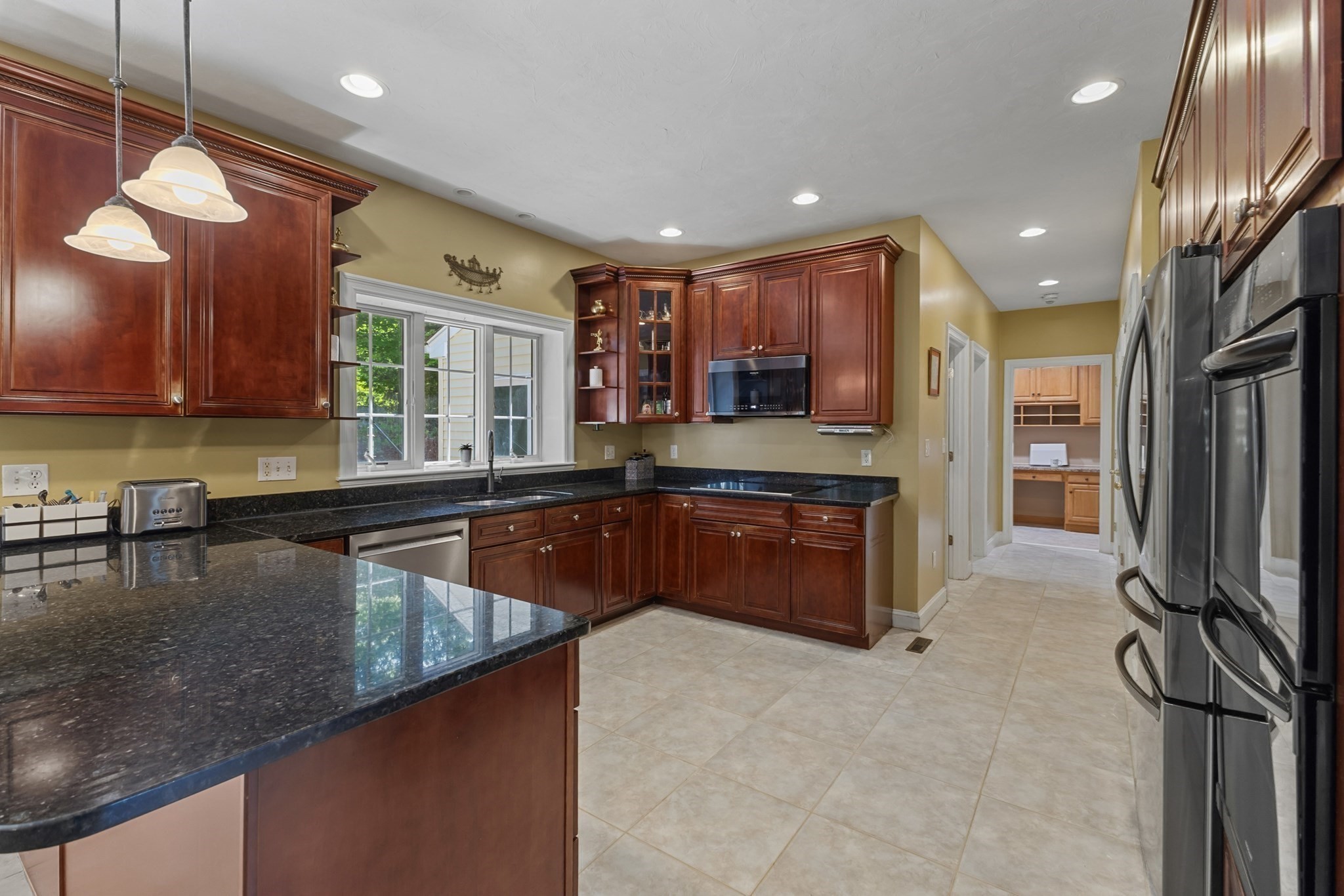 8 Karen Ln Property Photo 6