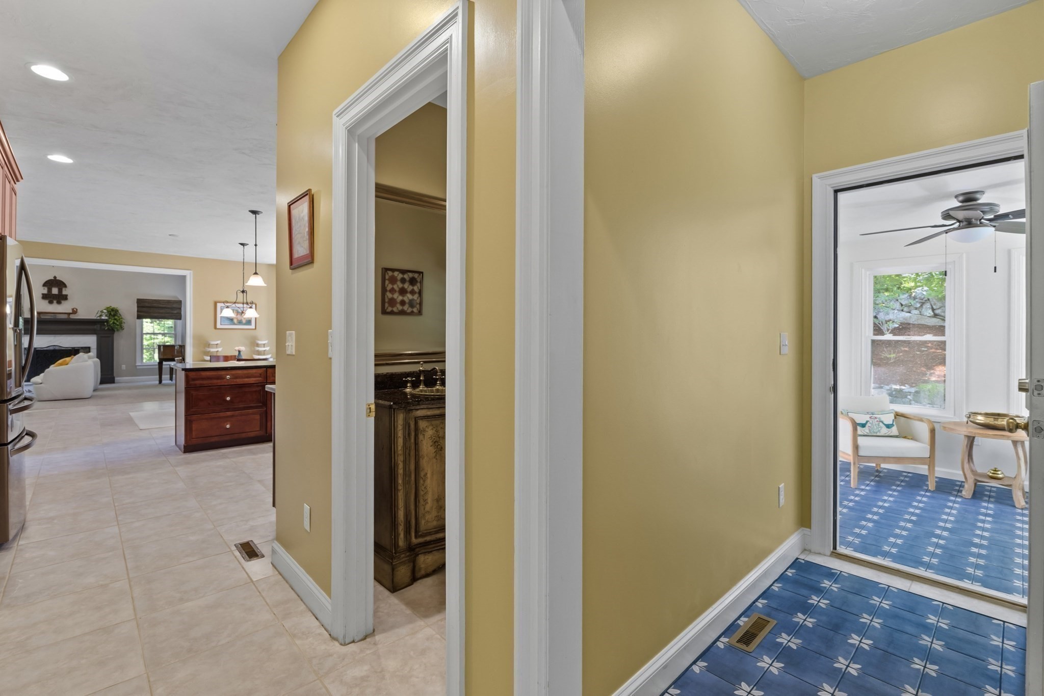 8 Karen Ln Property Photo 17