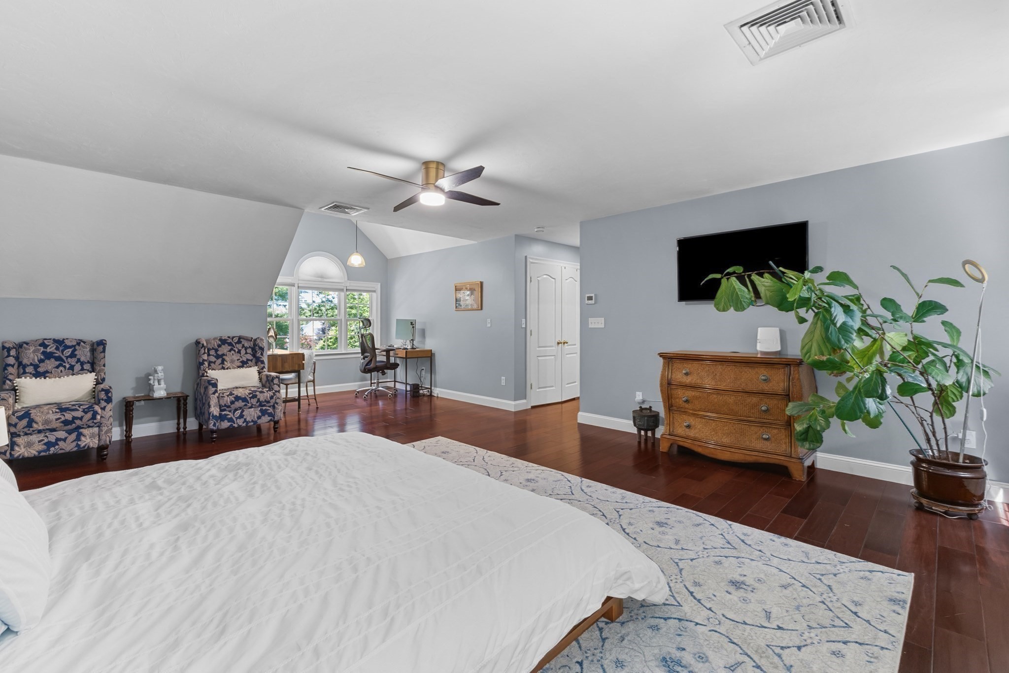 8 Karen Ln Property Photo 23