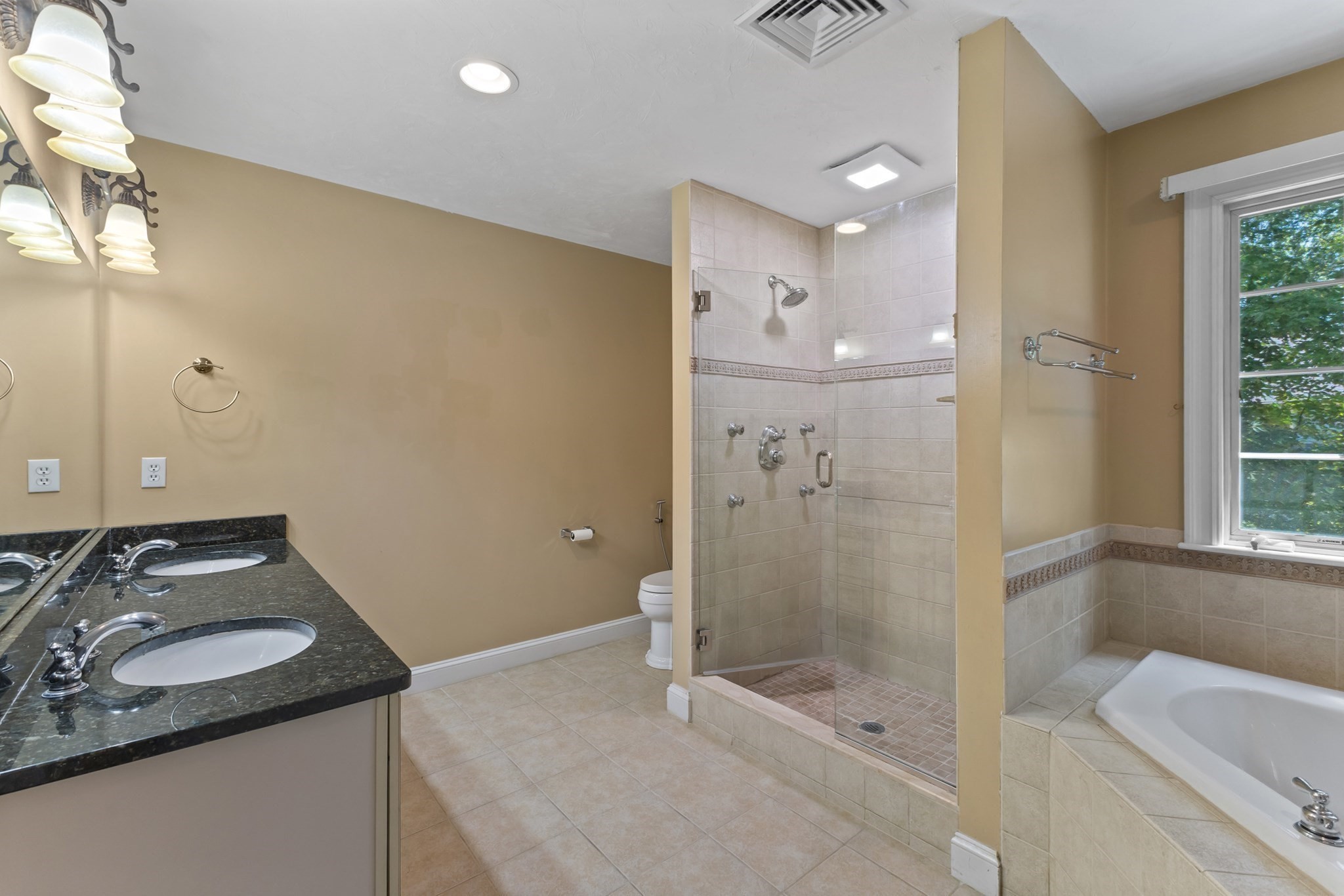 8 Karen Ln Property Photo 26