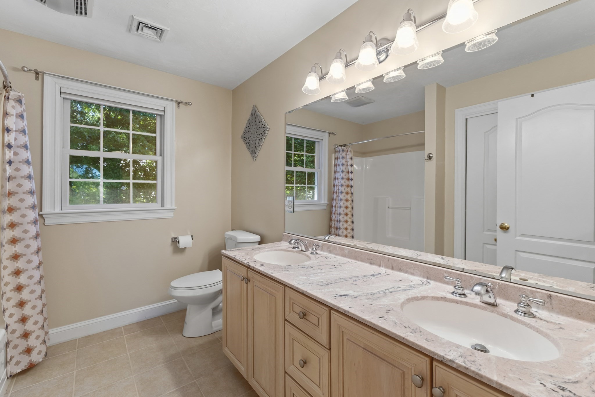 8 Karen Ln Property Photo 33