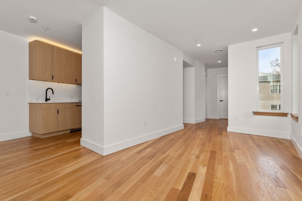 58 Kent # U304 Property Photo 7
