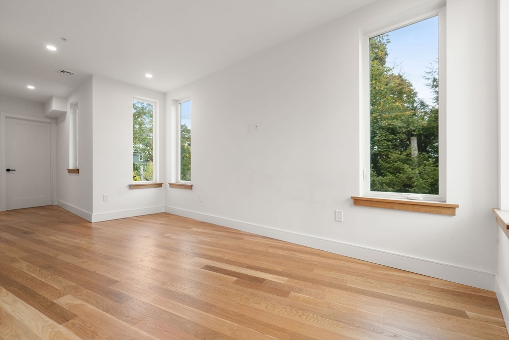 58 Kent # U304 Property Photo 8