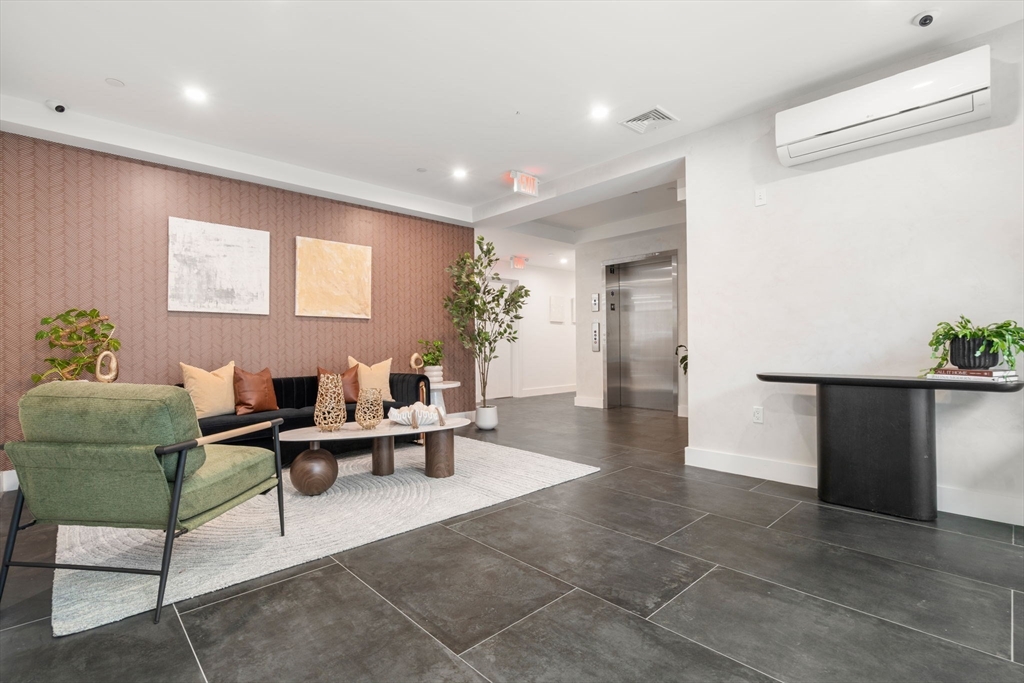 58 Kent # U304 Property Photo 17