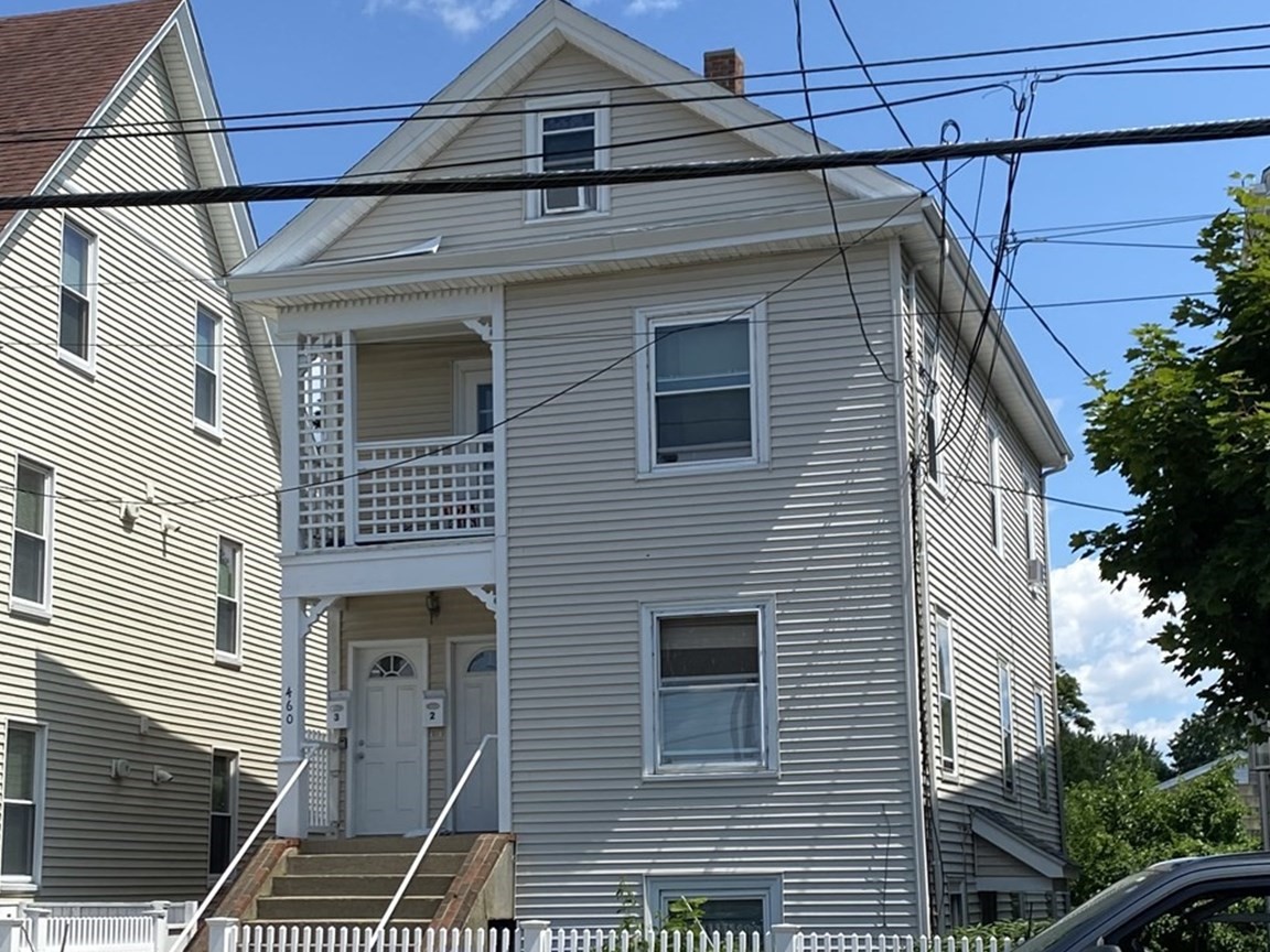 460 Watertown St Property Photo 1