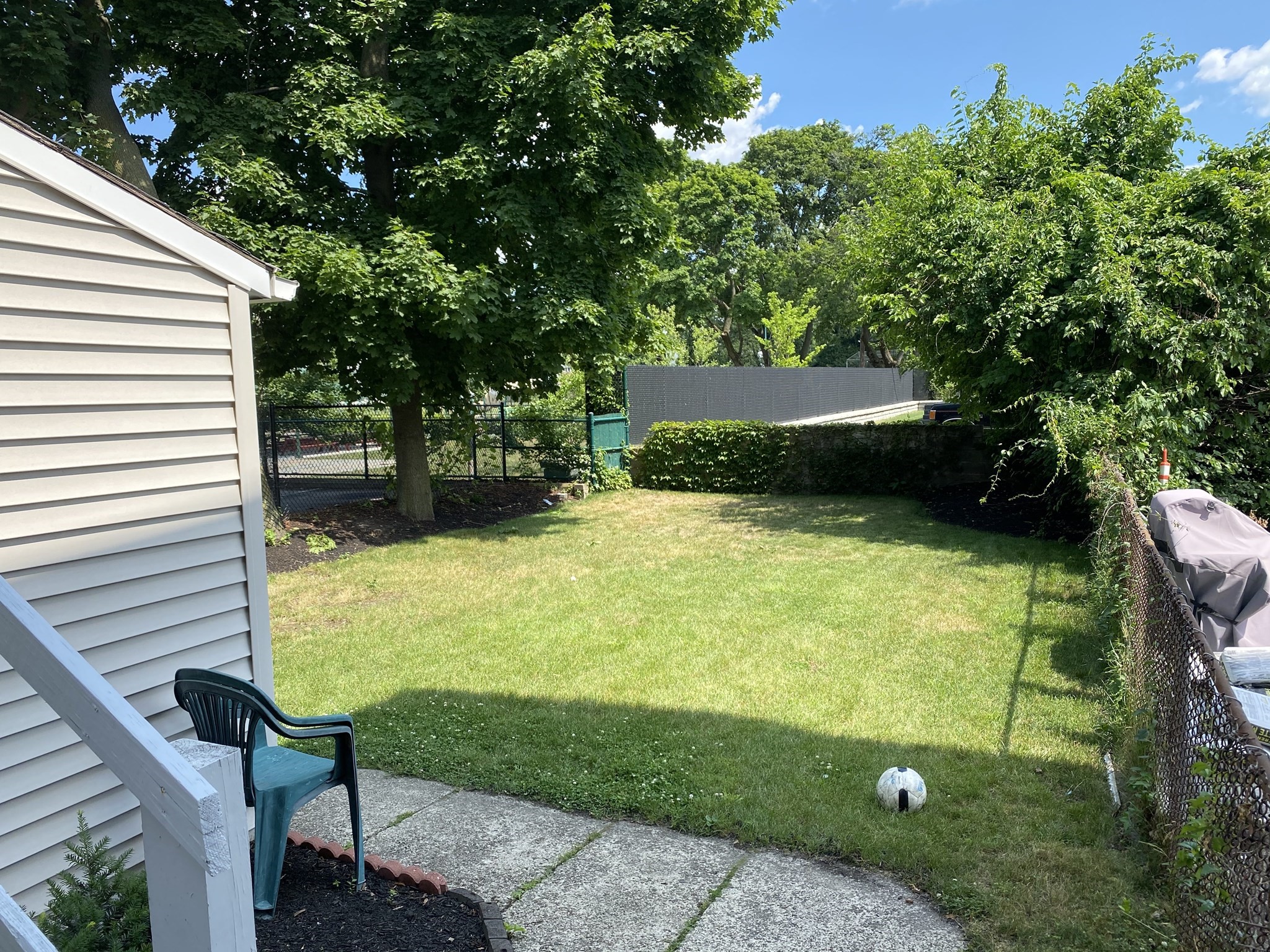 460 Watertown St Property Photo 3