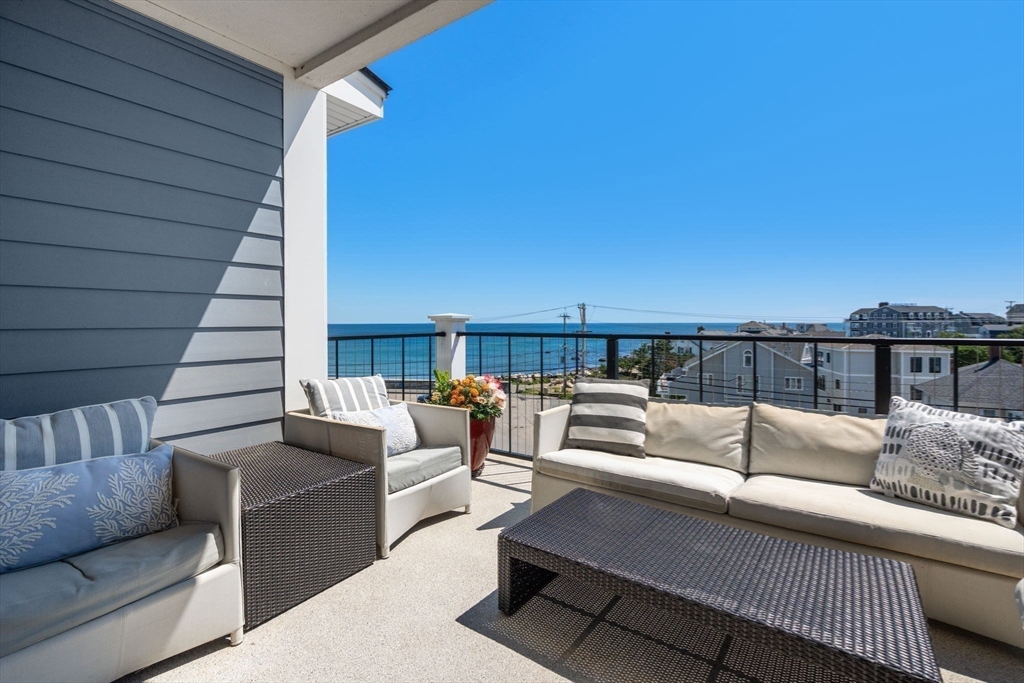 535 Ocean Blvd # 403 Property Photo 17